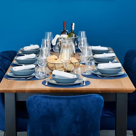 Villa Royal Blue