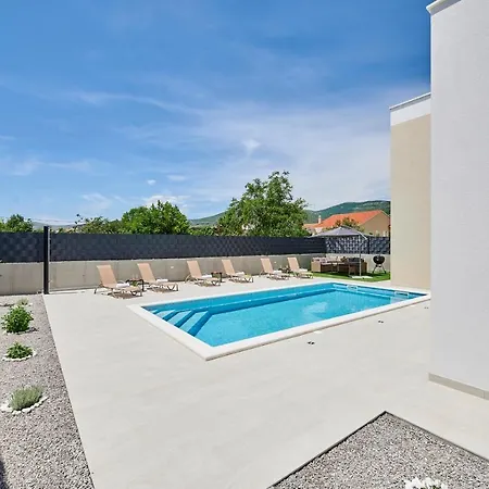 Royal Blue Villa