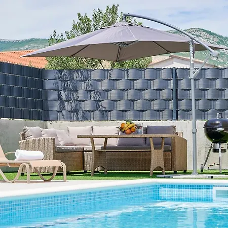 Villa Royal Blue *