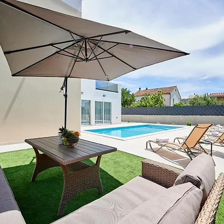 Royal Blue Villa *