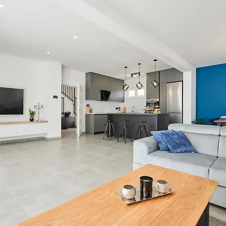 Villa Royal Blue Kastela
